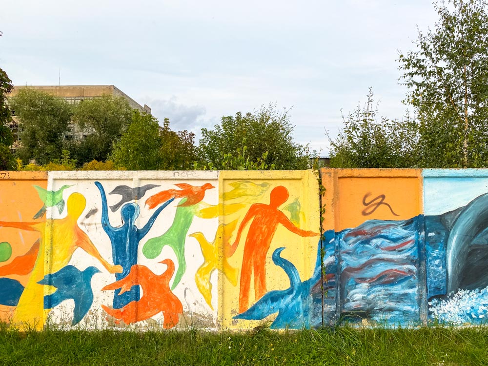 Graffitis on Daugava promenade