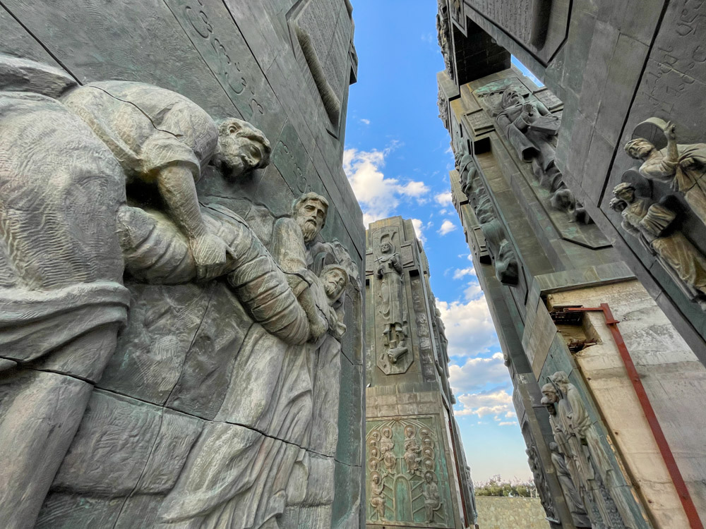 Chronicle of Georgia monument up close