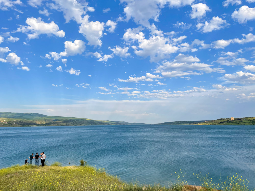 On the banks of the Tbilisi sea