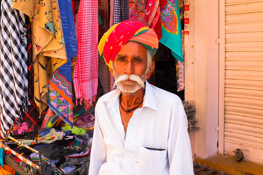Man with a colorful turban in Jaisalmer - 4 Weeks in India